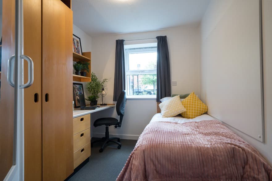 Norton Court – norton court bedroom with an ensuite in
